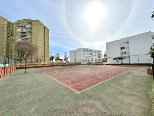 Gatu Valdeplaya 1ª Linea Playa Piscina Parking 3 Dormit 2 Banos, Solo Familias O Grupos Mayores De 25 Anos Lägenhet El Puerto de Santa María Exteriör bild